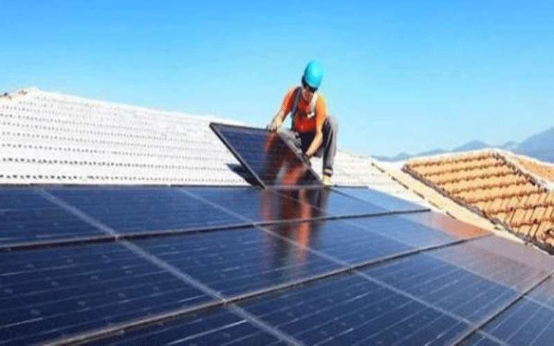 الحكومة تدعم تركيب السخانات والخلايا الشمسية