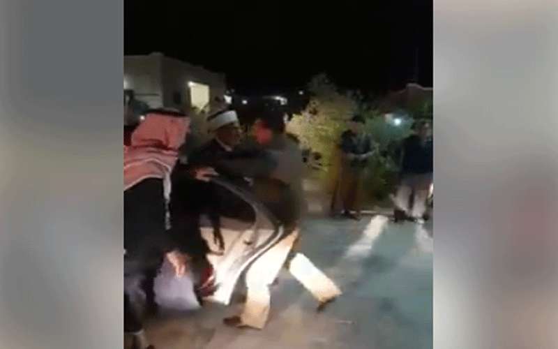 ضبط شخصين أطلقا النار عند قاضي