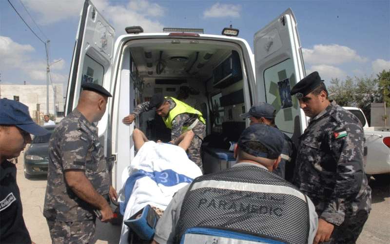 إصابة 3 أشخاص بحادث تصادم في