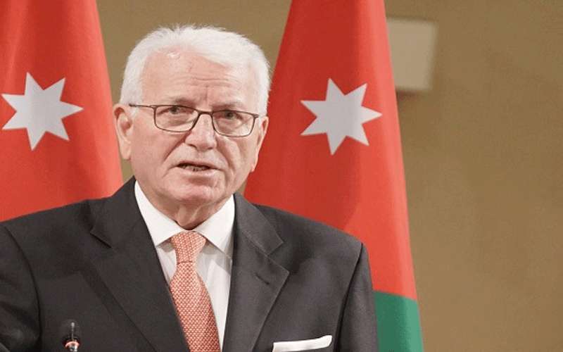 توق: اللاجئون السوريون شكلوا عبئا كبيرا