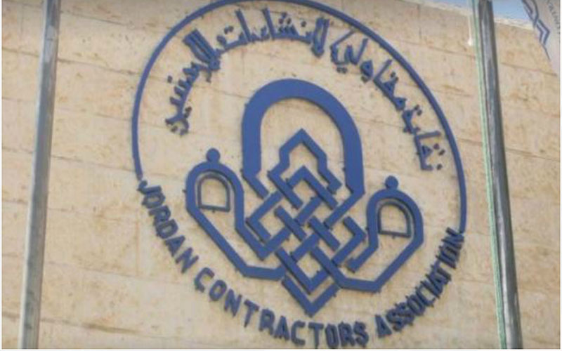 اليعقوب يحذر من تعثر المقاولين وقطاع