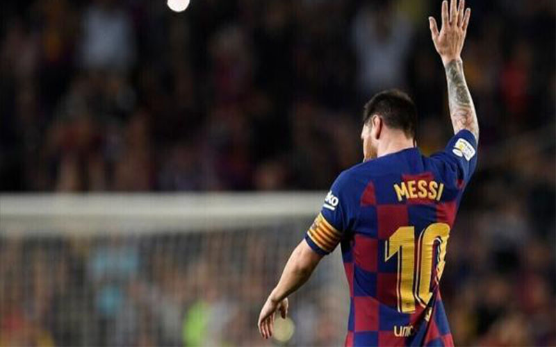 ميسي لنيمار: سأرحل عن برشلونة وستأخذ