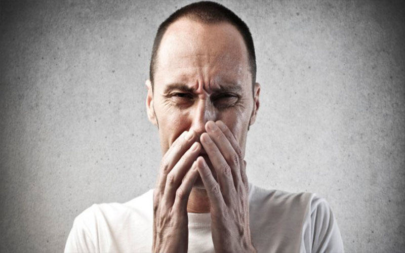 مخاطر كتم العطس أكثر مما تتوقع