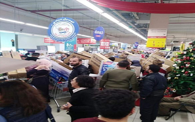 اقبال كبير على المولات في عمان