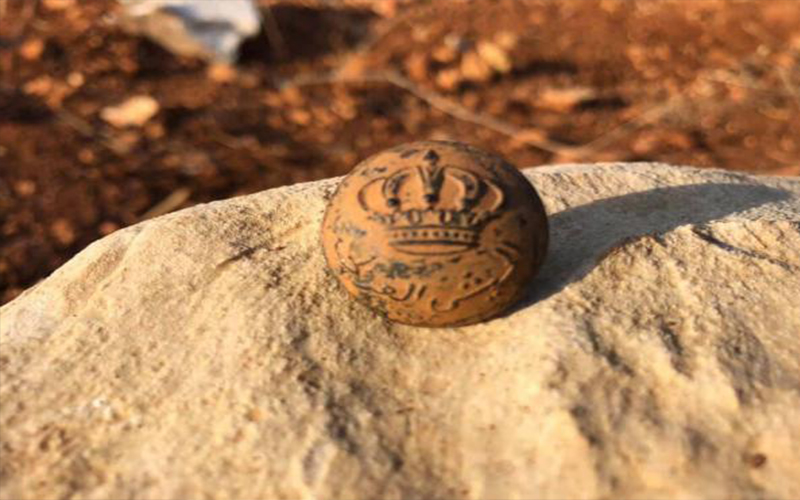 العثور على شعار الجيش العربي في