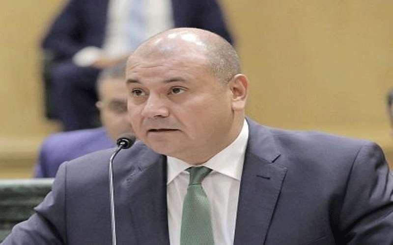 استمرار النظر بإحالة وزيرين للنيابة العامة