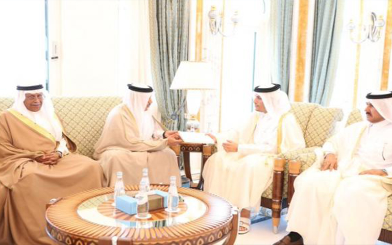 أمير قطر يتلقى دعوة من الملك