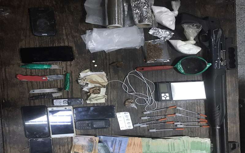 القبض على 15 شخص بحوزتهم أسلحة