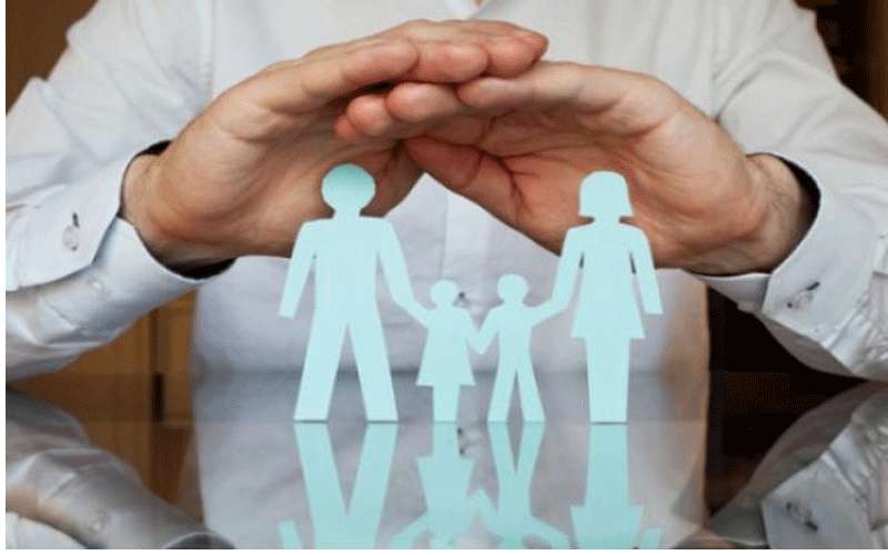 فريق وطني يناقش خطة للتأمين الصحي