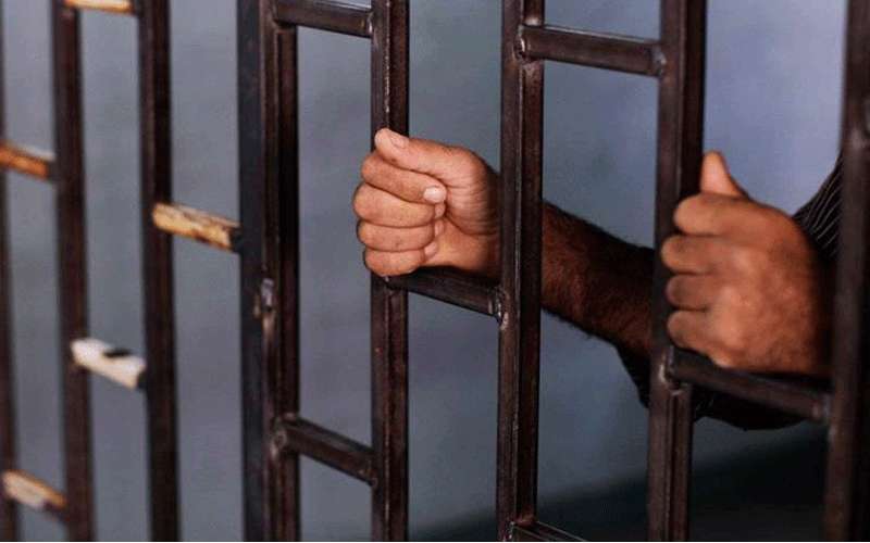 توقيف شخصين بقضية سائق التكسي المميز