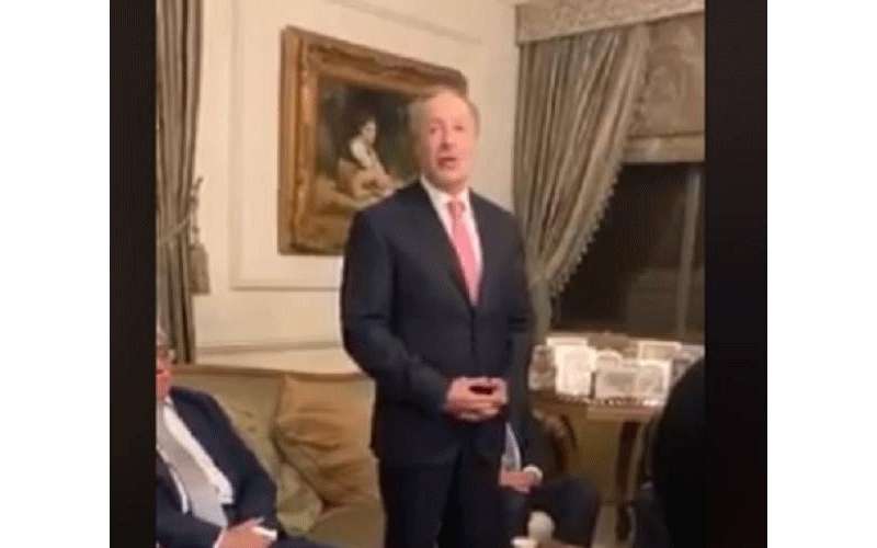 الكباريتي يروي حادثة انفجار محرك طائرته