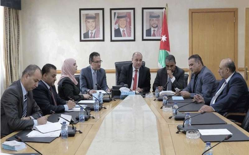 استكمال النظر بطلب إحالة وزيرين أسبقين