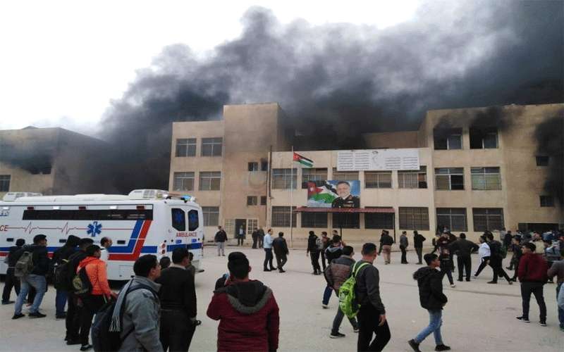 10 ايام لصيانة مدرسة الرمثا المحترقة