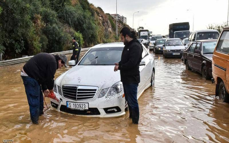لبنان يغرق.. سيول بالمنازل والأمطار تختلط