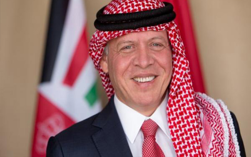 الملك يهنئ الرئيس الجزائري المنتخب ورئيس