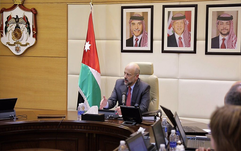 الرزاز يوجه بإنجاز التشريعات الادارية اللازمة