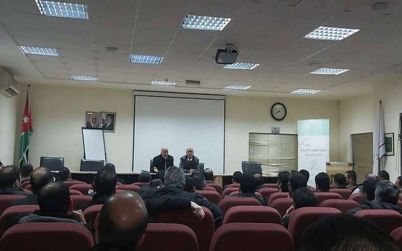 اجتماع واسع للأطباء وسط غياب أعضاء