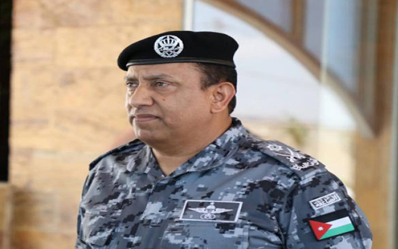 مصدر : سياره مطفئة الانوار كانت