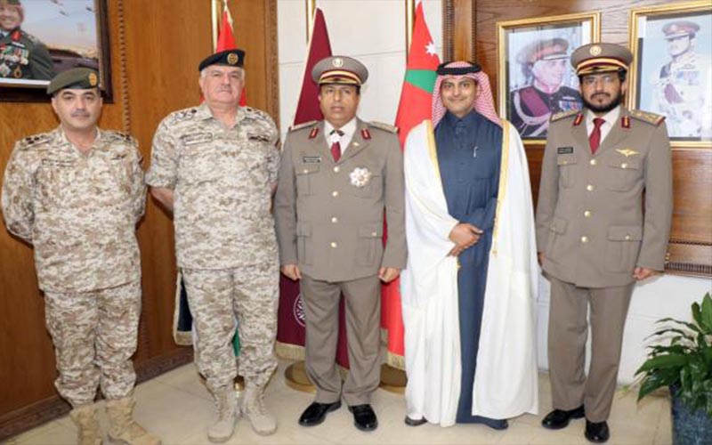 وسام الاستحقاق العسكري للعميد القطري آل