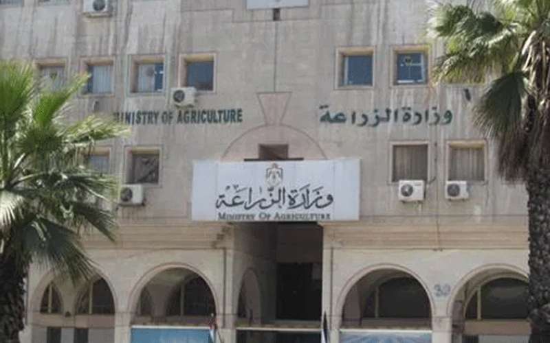 “الزراعة” توضح حقيقة احتكار استيراد المواشي