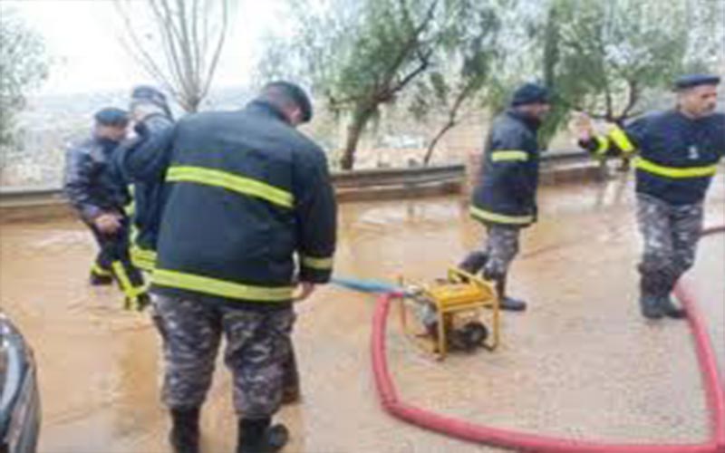 مياه الامطار تداهم مسجد انس بن