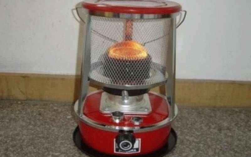 اصابة 4 أشخاص إثر استنشاقهم غازات