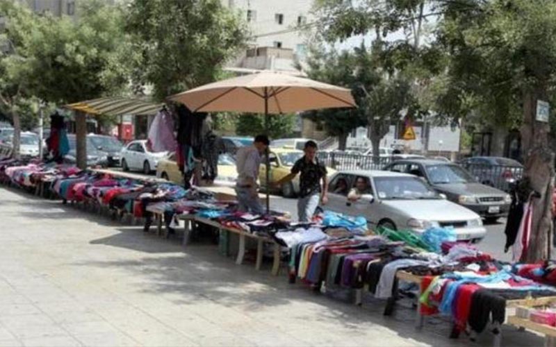 مأدبا: انتشار البسطات يعيق حركة المرور