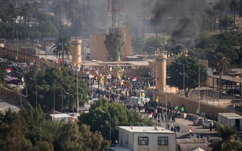 انسحاب المحتجين من محيط السفارة الأمريكية