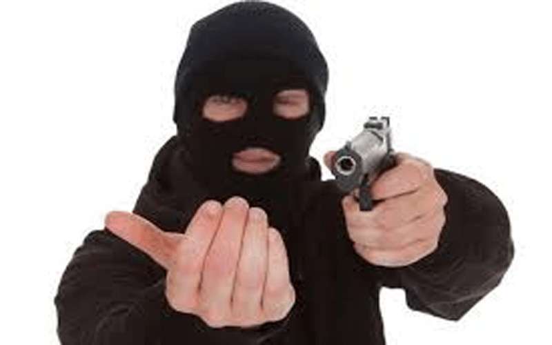 ناعور.. سلب 44 ألفا من محطة