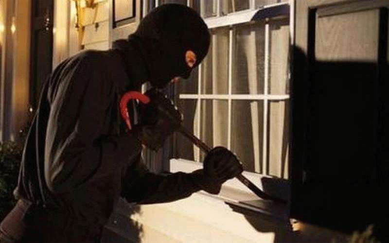 سرقة 20 ألف دينار من محطة