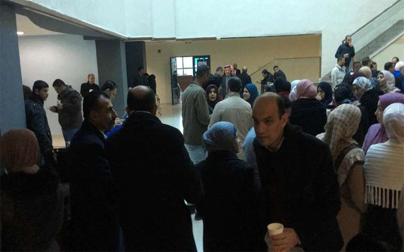 موظفو قصر العدل باربد يعتصمون للمطالبة