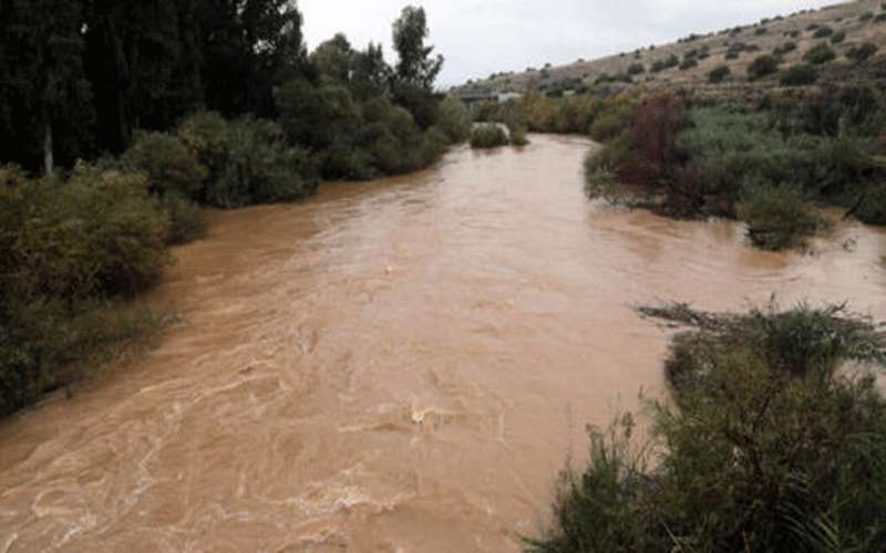 فيضان نهر الاردن يغرق 15 وحدة