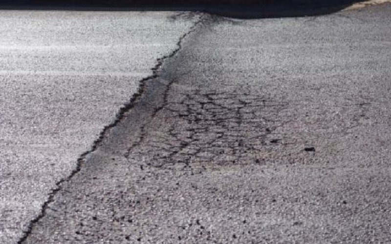 هبوط بعدد من شوارع الزرقاء جراء