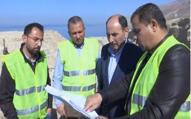 العموش يتفقد جسور البحر الميت وطريق