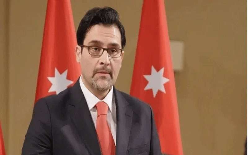 وزير النقل: الطائرة التي ستعيد الطلاب