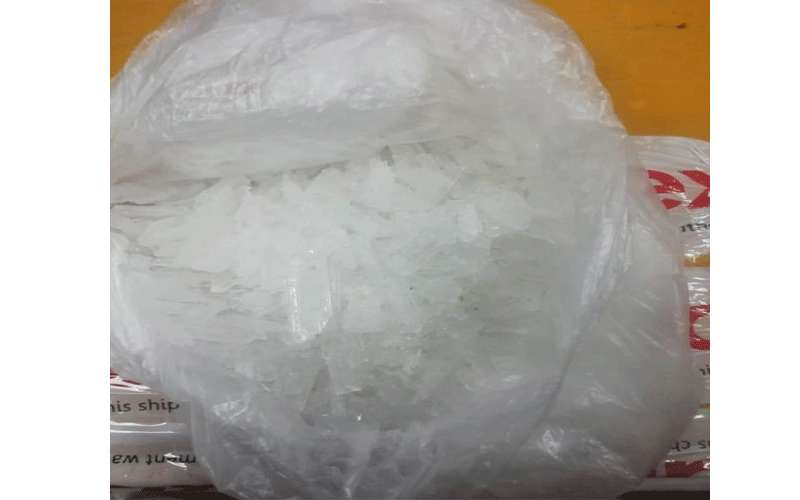 احباط تهريب كريستال مخدر في مطار