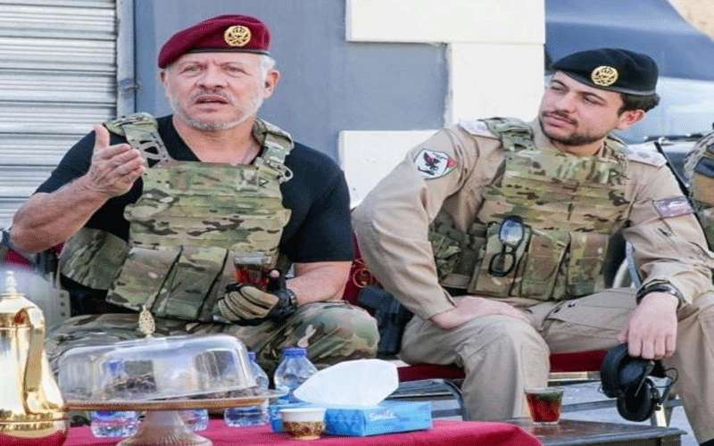 ولي العهد يهنئ الملك ويعلن عن