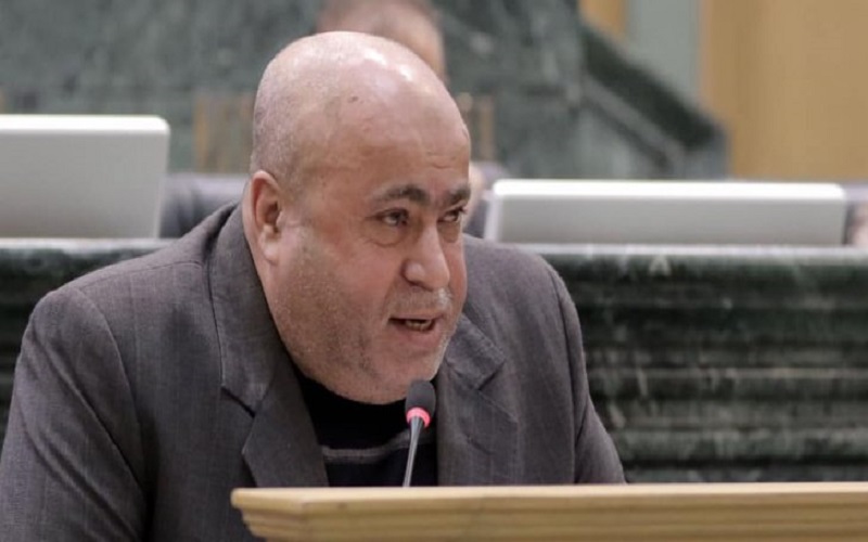 عطية: النائب الحاضر والغائب يتقاضى 500