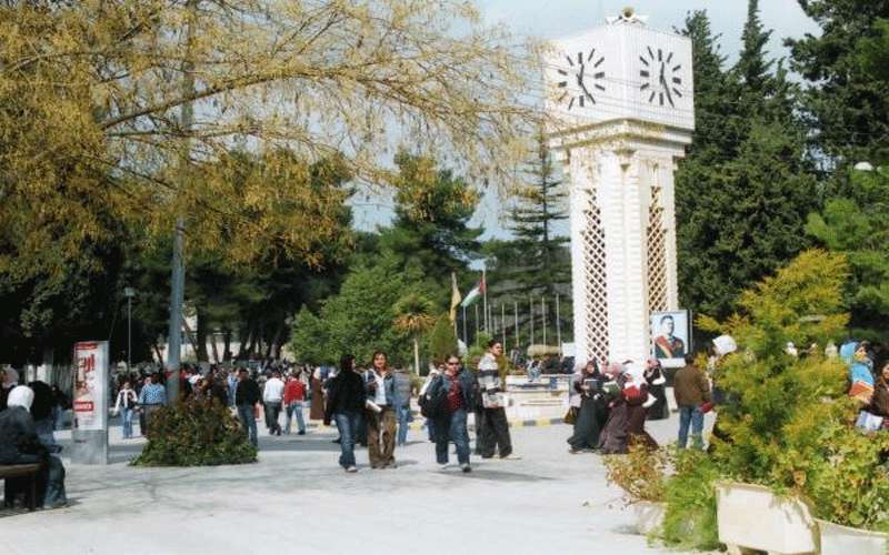 249 طالبا جزائريا على مقاعد الدراسة