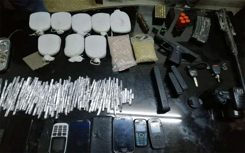 ضبط شخص بحقة 47 طلبا امنيا