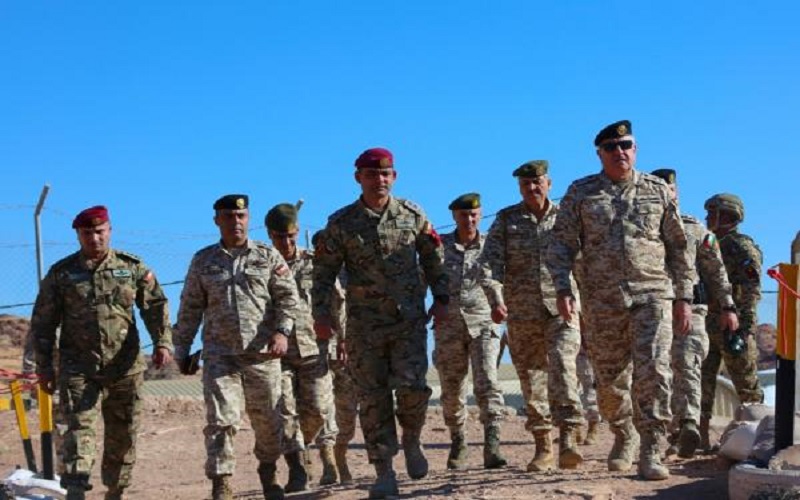 رئيس هيئة الأركان المشتركة يزور كتيبة