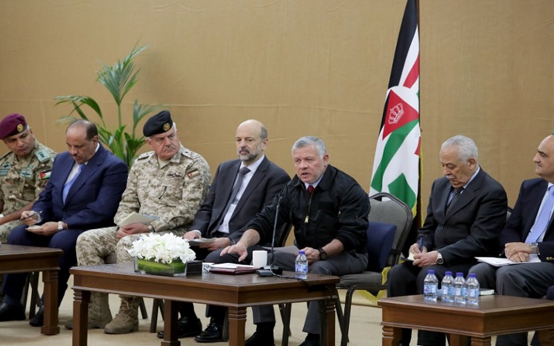 الملك للمتقاعدين العسكريين: كل ما بشوفكم