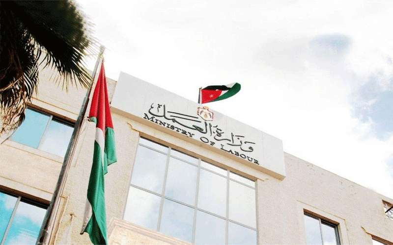 اجراءات قانونية بحق غير المتقيدين بقرار