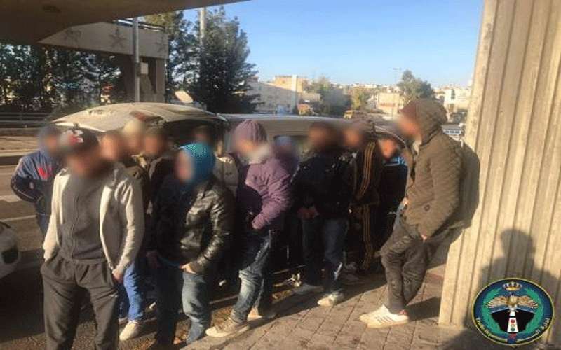 السير: ضبط باص ركوب صغير حمولته