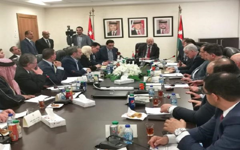 الرزاز: النقل عصب الجسد الاقتصادي