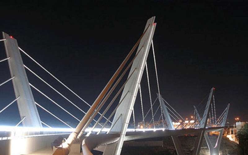 العثور على جثة عشريني أسفل جسر