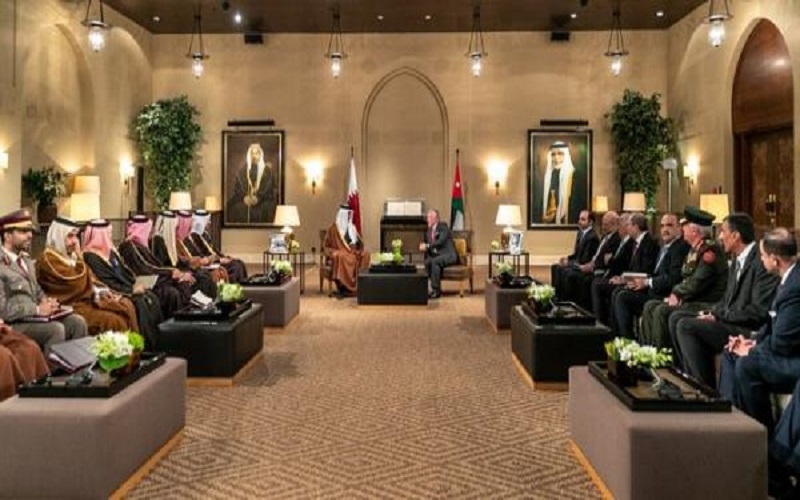 الملك وأمير قطر يؤكدان أهمية تفعيل