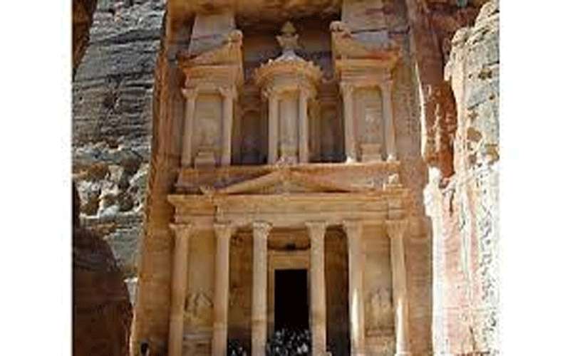 تعليق الدراسة في مدارس لواء البتراء