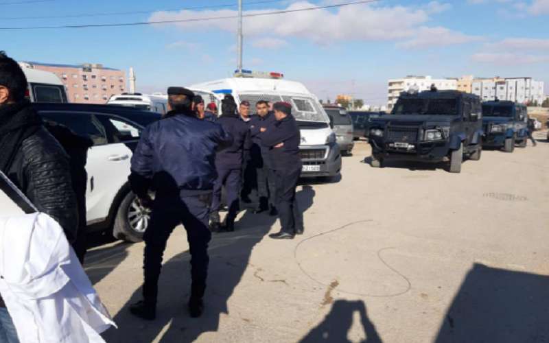 مشاجرة عشائرية امام جامعة مؤتة ..