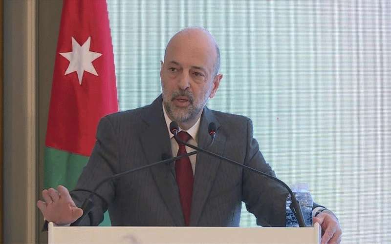 الرزاز: أولوية الحكومة تعزيز الأمن الوطني